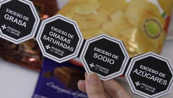 Los alimentos industrializados que se vendan en el Perú estarán obligados de llevar los octógonos de advertencia desde el 17 de junio. (Foto: Andina)