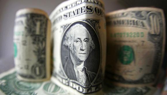 El 'dólar blue' mantenía una brecha de 100,1% con el dólar oficial en Argentina este jueves. (Foto: EFE)