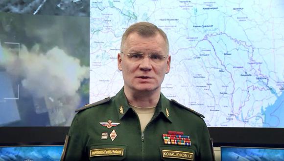 El portavoz del Ministerio de Defensa de Rusia, Igor Konashenkov, en una sesión informativa. (Foto del Ministerio de Defensa de Rusia / AFP)