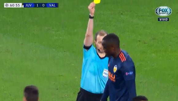 Juventus vs. Valencia EN VIVO: le anularon gol por usar la mano, le mostraron la amarilla y se rió | VIDEO. (Foto: Captura de video)