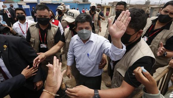 Pedro Castillo fue alejado de los periodistas debido a un cerco policial. (Foto: GEC)