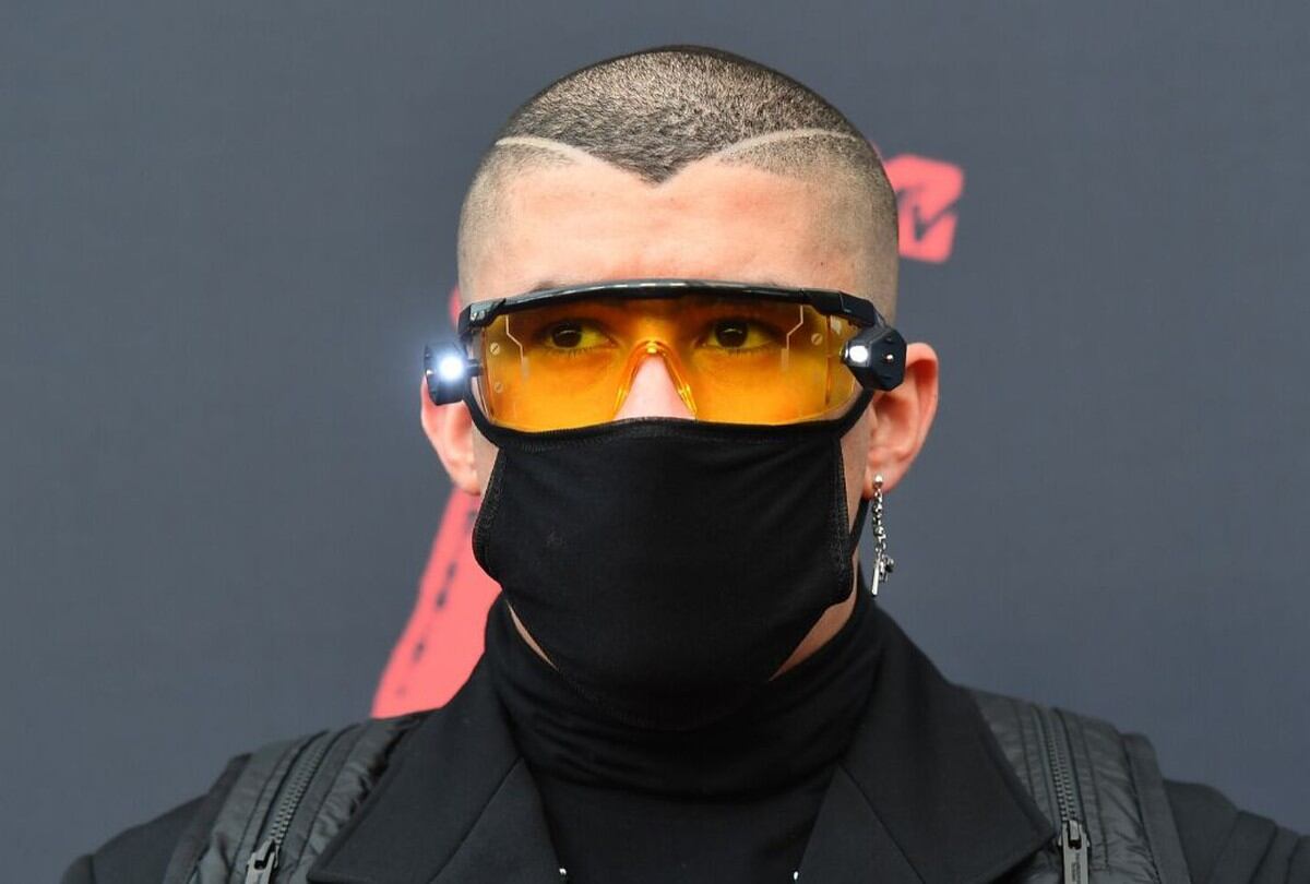 Los movimientos hechos por Bad Bunny dejaron impresionadas a muchas chicas. (AFP)