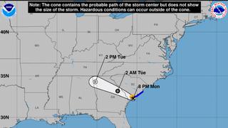 Tormenta tropical Danny toca tierra en la costa de Carolina del Sur, en EE.UU.