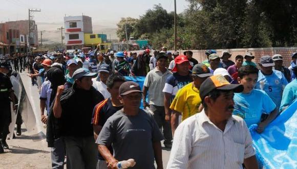 Arequipa: pobladores protestaron por suministro de agua fétida