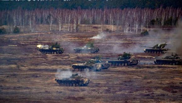 Tanques rusos y bielorrusos asisten al ejercicio operativo conjunto de las fuerzas armadas de Bielorrusia y Rusia 'Unión Courage-2022' en un campo de tiro en la región de Brest de Bielorrusia. (Foto: EFE/EPA/MINISTERIO DE DEFENSA DE RUSIA SERVICIO DE PRENSA).