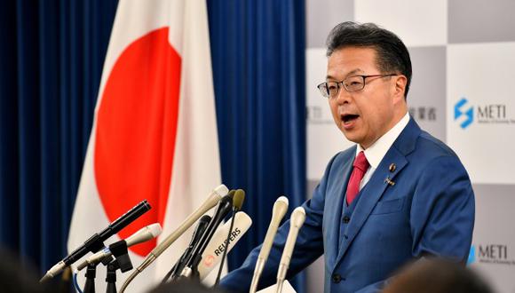 Seúl advirtió que la medida de Japón tendrá "graves consecuencias" para los lazos de seguridad entre los aliados de Estados Unidos. En la foto, el ministro japonés de Industria y Comercio, Hiroshige Seko. (Foto: AFP)