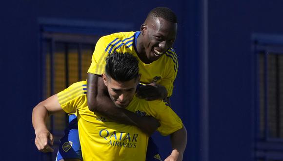 Carlos Zambrano y Luis Advíncula pasan por momentos distintos en Boca Juniors.