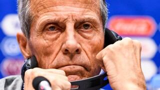 Óscar Tabárez, el maestro de selecciones que continúa firme al frente de Uruguay