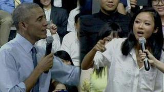 Barack Obama sorprende rapeando con joven vietnamita [VIDEO]