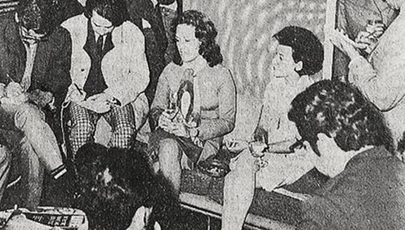 Las señoritas Ontaneda y Arizola contaron a los periodistas peruanos los detalles de la pesadilla que vivieron en el avión secuestrado. (Foto: GEC Archivo Histórico)