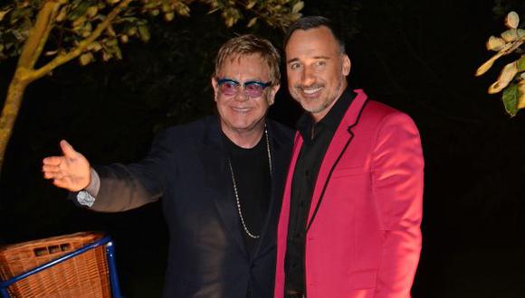 Elton John y David Furnish planean casarse en ceremonia privada