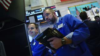 Wall Street abre al alza tras aprobación de reforma fiscal