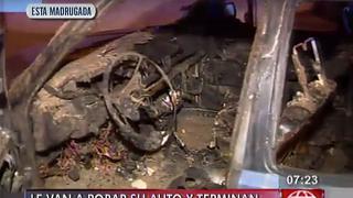 SJM: delincuentes asaltan carro y lo queman con bombas molotov