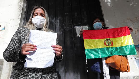 Carolina Ribera, hija de la expresidenta interina de Bolivia Jeanine Áñez, le pidió a la Alta Comisionada de las Naciones Unidas para los Derechos Humanos que interceda ante el Gobierno por la salud y que cesen las “torturas” que denuncia sufre su madre. (Foto: Martin Alipaz / EFE)