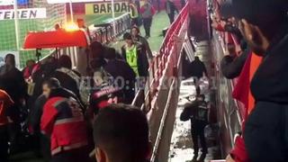 Hincha de Xolos Tijuana sufre terrible caída en el estadio durante partido ante Tigres | VIDEO