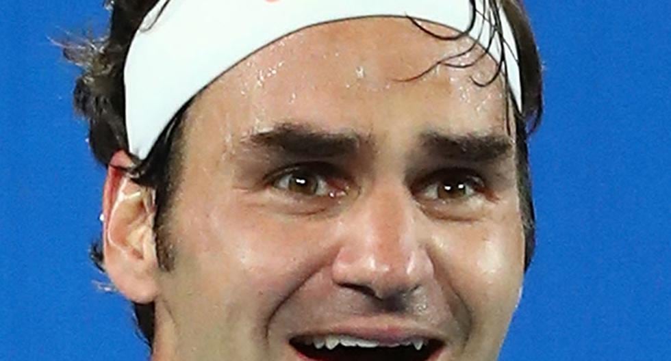 Roger Federer no pudo contener su emoción tras vencer a Rafael Nadal para así sumar su título 18 de Grand Slam y su quinto Australian Open. (Foto: Getty Images)