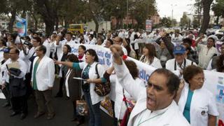 Médicos acatan paro nacional de 48 horas en demanda de mejoras salariales