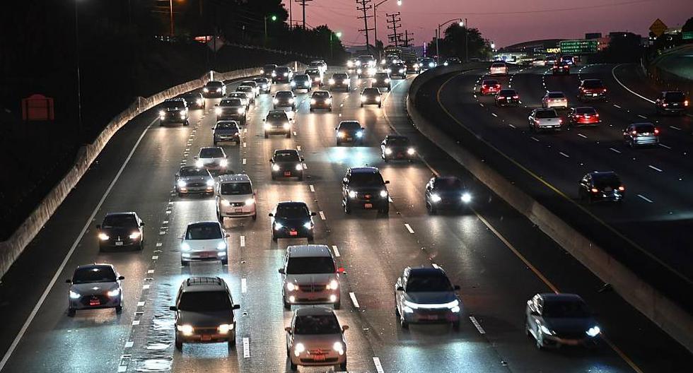 Vista de automóviles en la autopista 101 de Los Ángeles, California. (Foto: Robyn Beck / AFP)