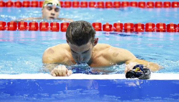 Michael Phelps quedó segundo en 100m mariposa y consiguió plata