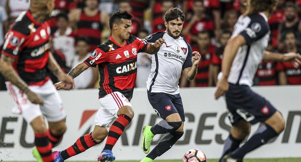 Paolo Guerrero y Miguel Trauco fueron protagonistas del Flamengo vs San Lorenzo. (Foto: EFE)