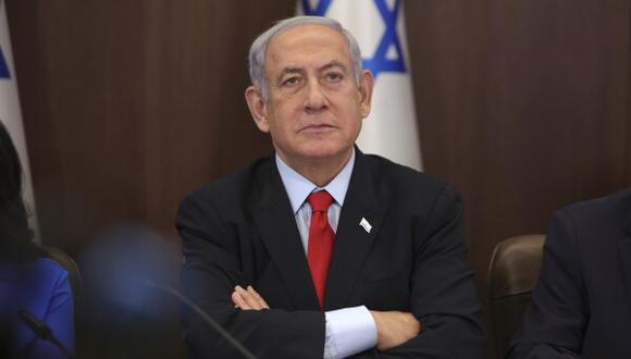 El primer ministro israelí, Benjamin Netanyahu, asiste a la reunión semanal del gabinete en la oficina del primer ministro en Jerusalén, Israel, el domingo 30 de julio de 2023. (Abir Sultan/Pool Photo vía AP)