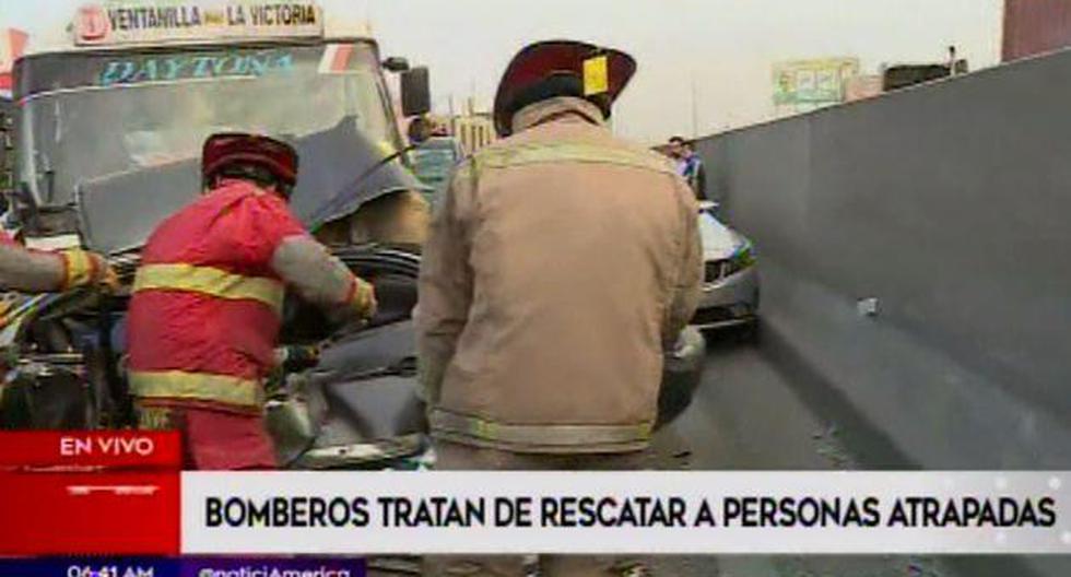 Choque múltiple en la Panamericana Norte deja varios heridos (Captura: América Noticias)