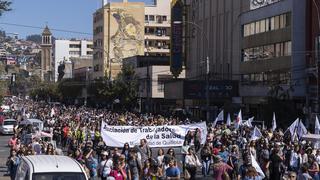 Chile: Funcionarios de Salud inician huelga de 48 horas por mejoras en condiciones laborales