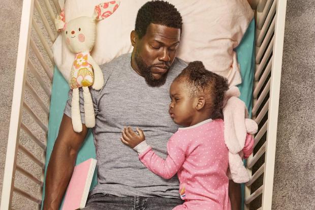 “Fatherhood” es la nueva película de Netflix que se ha posicionado en los primeros lugares de producciones más vistas en la plataforma (Foto: Netflix)