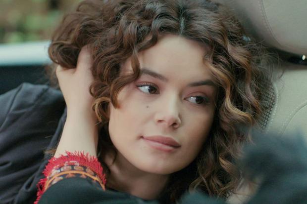 Sirin is the character played by Seray Kaya in 