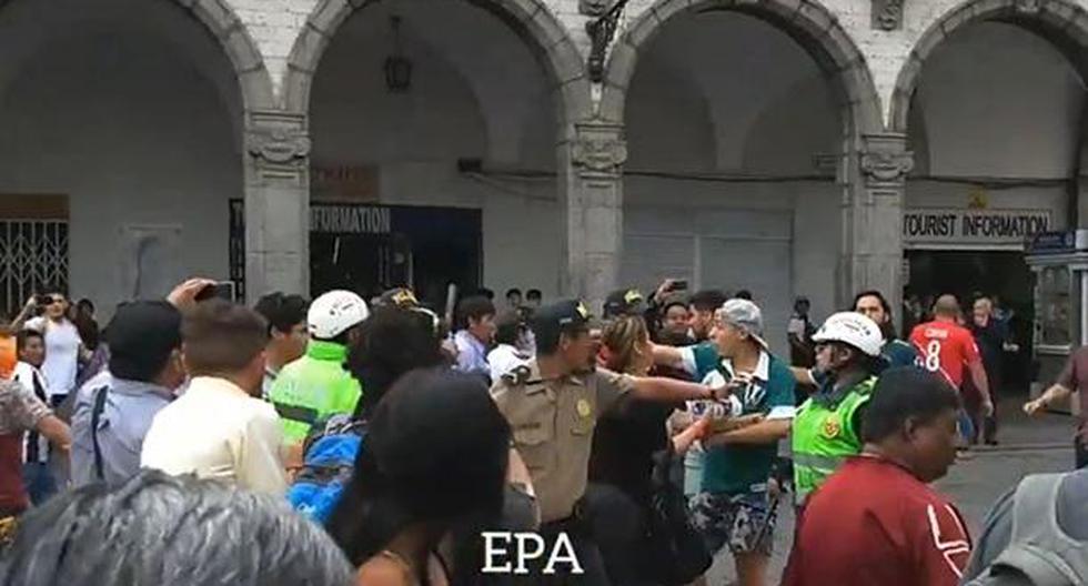 Hinchas de Melgar y de Santiago Wanderers se encontraron en Arequipa. (Video: EPA Noticias - YouTube)