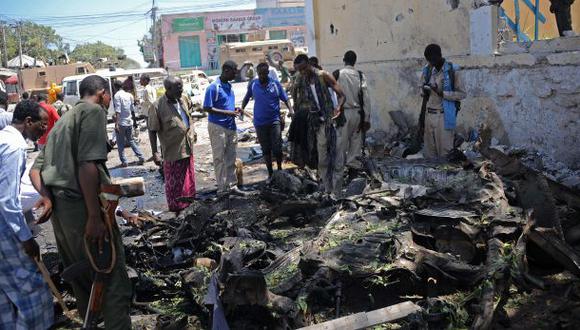 Mueren 11 personas en ataque de Al Shabab a ministerio somalí