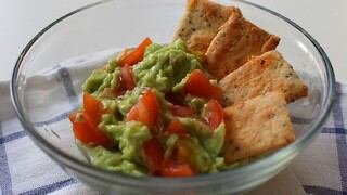 Trucos para preparar el guacamole perfecto y no quede negro 