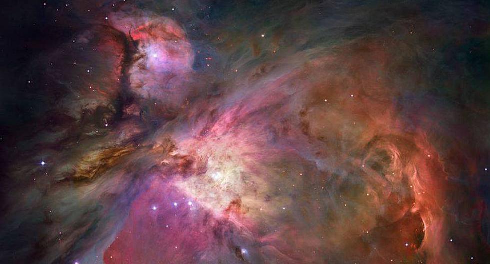 En el corazón de la nebulosa, uno los objetos mejor observados y fotografiados en el cielo nocturno, se encuentra un pequeño grupo de estrellas jóvenes, masivas y luminosas. (Foto: NASA.gov)