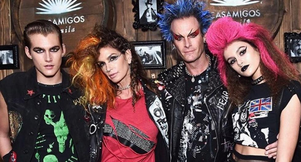 Cindy Crawford vistió a su familia al estilo \"punk rock\" para Halloween. (Foto: Instagram)