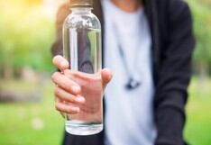 ¿De qué material debe ser la botella de agua reutilizable? Esto es lo que debes saber 