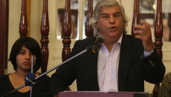 Olivera descarta renunciar a la campaña tras debate con García