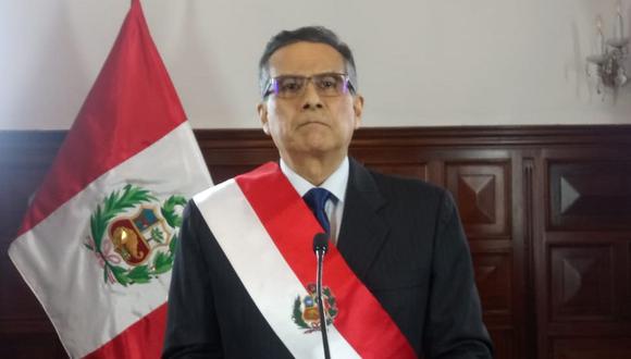 Carlos Mesta interpretando al presidente Martín Vizcarra en “Aislados, la serie”. (Foto: Sinargollas)
