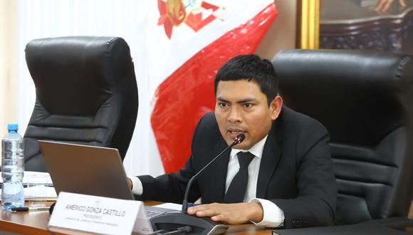 Américo Gonza, presidente de la Comisión de Justicia, debía sustentar la 'ley mordaza'. (Foto: Congreso)