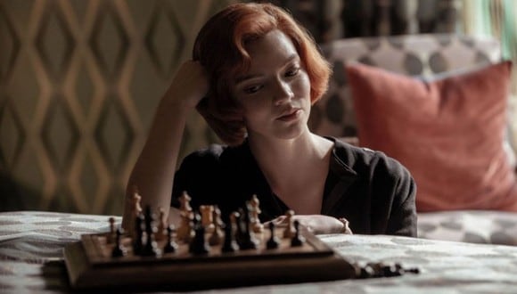 Si bien Beth Harmons no es un personaje de la vida real, al igual que ella existen muchas mujeres que son maestras del ajedrez (Foto: Netflix)