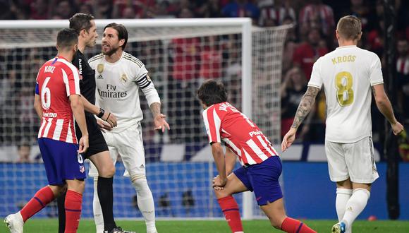 En el derbi entre Atlético de Madrid y Real Madrid, Sergio Ramos se enojó con Joao Félix por una supuesta simulación del luso. (Foto: AFP / JAVIER SORIANO)