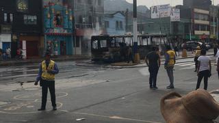Bus del corredor azul se incendió en medio de la Av. Alcázar