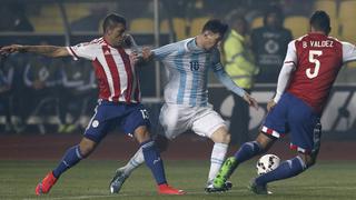 Lionel Messi sufrió la dura marca de la selección de Paraguay