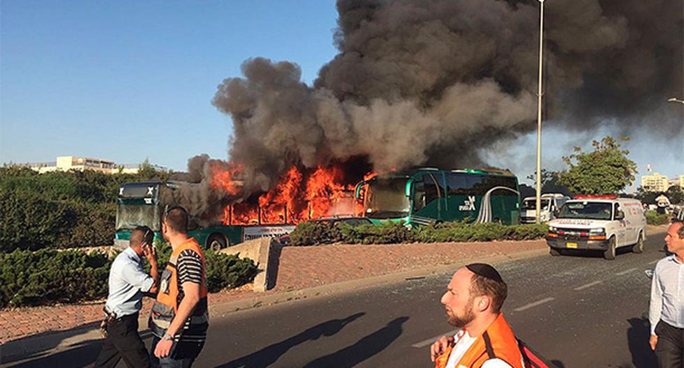 Se investigan las causas de la explosión dentro de un bus en Jerusalén, Israel, que dejó 16 heridos. (Foto: EFE)