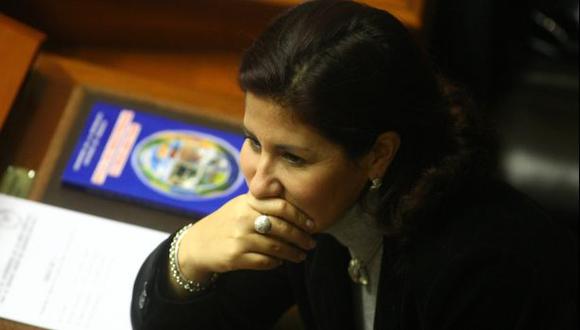 JEE pide explicaciones a candidata que copió plan de Bachelet
