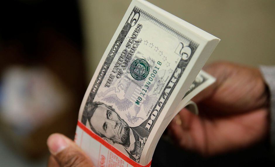 El dólar abrió a la baja frente a la debilidad global del dólar. (Foto: Reuters)