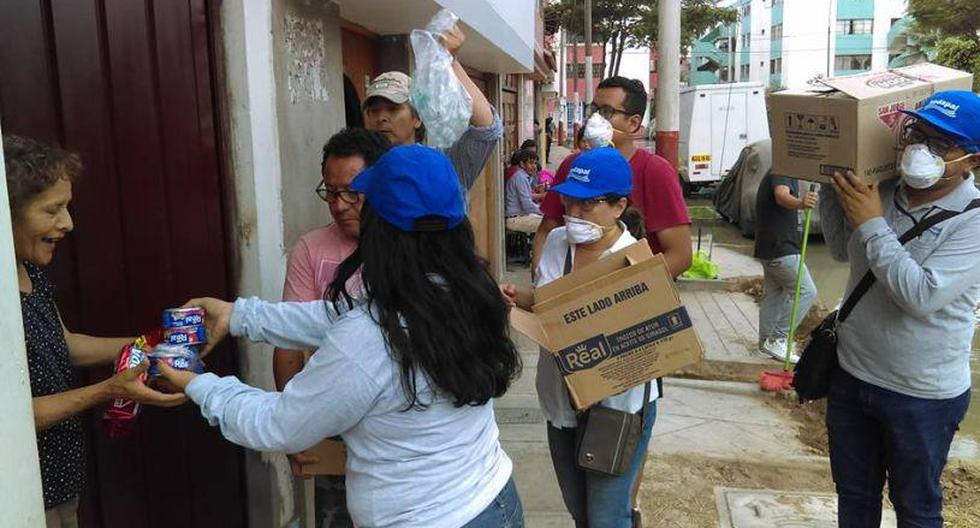 La entrega de los alimentos la efectuó personal de Sedapal. (Foto: Facebook)