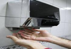 Secadores de manos eléctricos puede ser perjudiciales para la salud, según estudio