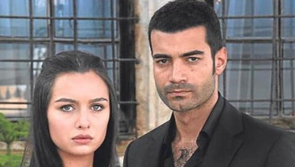 Murat Ünalmış y Birce Akalay fueron los protagonistas de “Yer Gök Aşk” entre 2010 y 2013 (Foto: Avsar Film)