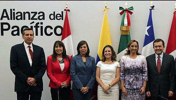 Canadá firma histórico acuerdo con la Alianza del Pacífico