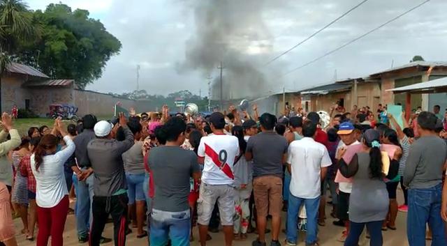 Iquitos: familias de asentamientos humanos bloquean carretera a Santo Tomas